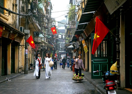 古き良き時代のベトナムの喧騒と懐かしさが残るハノイ旧市街